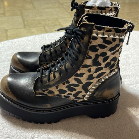 Steve Madden Activated Lace-Up Boot in Leopard Size 9 Like 🆕 - Picture 13 of 14